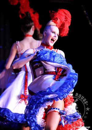Espectáculo en el Moulin Rouge con champaña; 9:00 P.M.